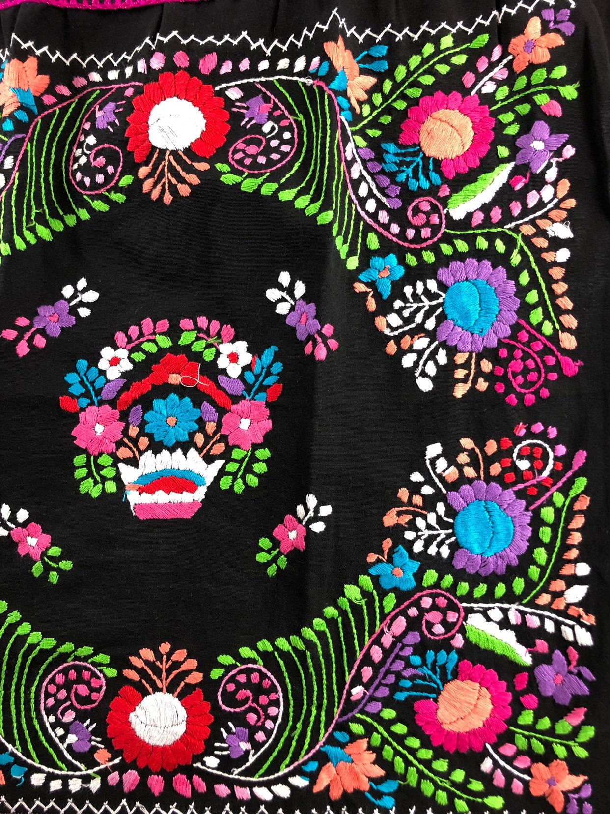 Small Mexican Rococo Embroidery Top, Fiesta Blouse Small, Hand Embroidery blouse