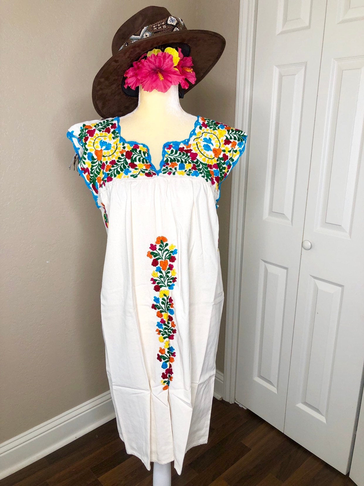 San Antonino Elegant Dress Mexican Embroidery Dresses- S-Xl Artesanias Camila San Antonino Elegant Dress Mexican Embroidery Dresses- S-Xl Artesanias Camila