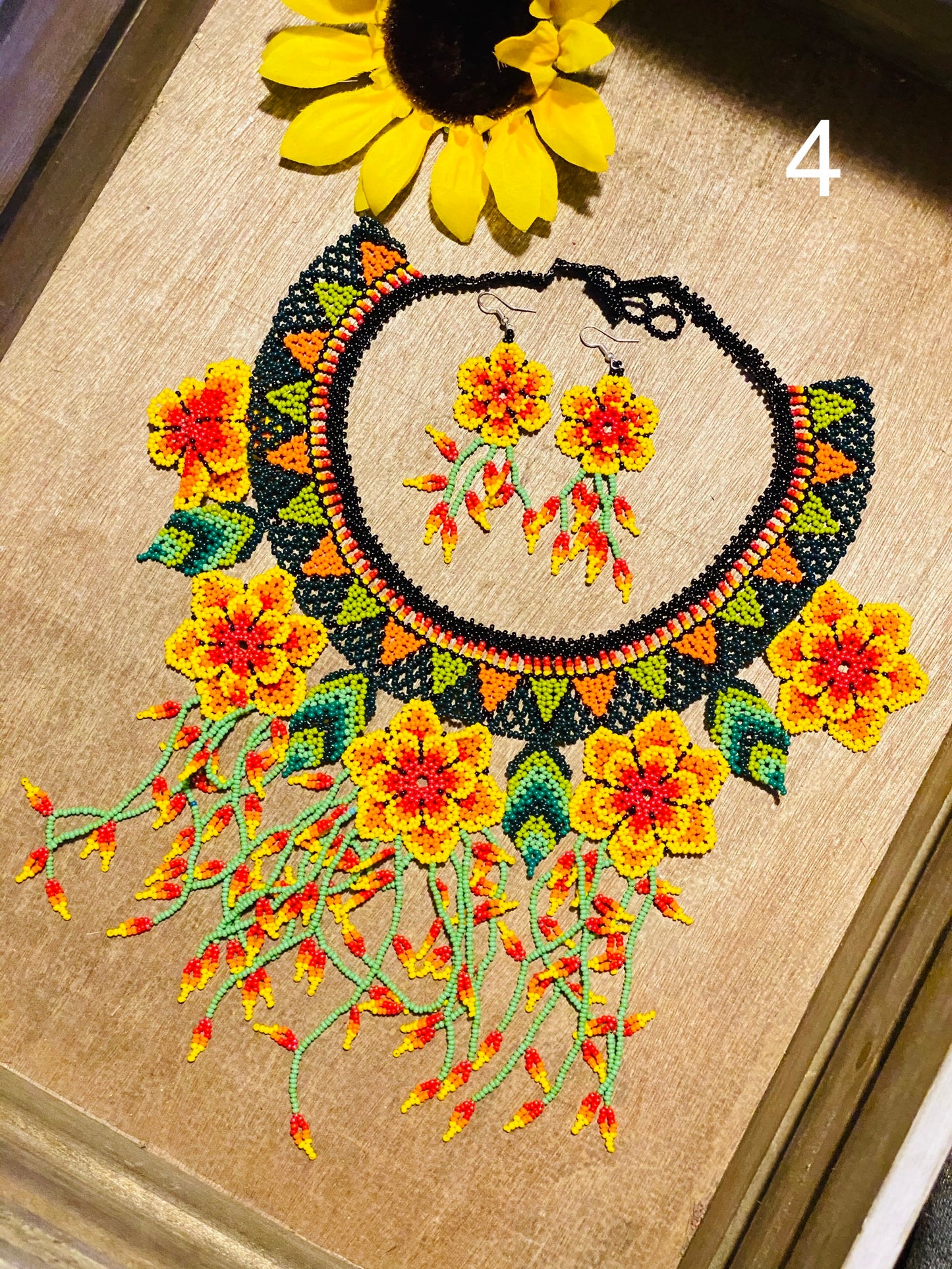 Floral Huichol Necklace set 2 piece