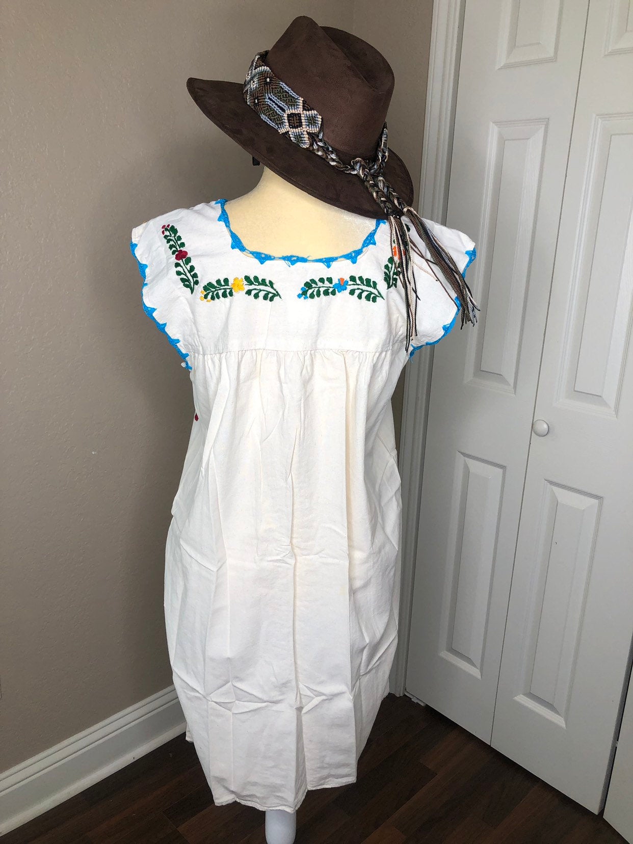 San Antonino Elegant Dress Mexican Embroidery Dresses- S-Xl – Artesanias Camila San Antonino Elegant Dress Mexican Embroidery Dresses- S-Xl – Artesanias Camila