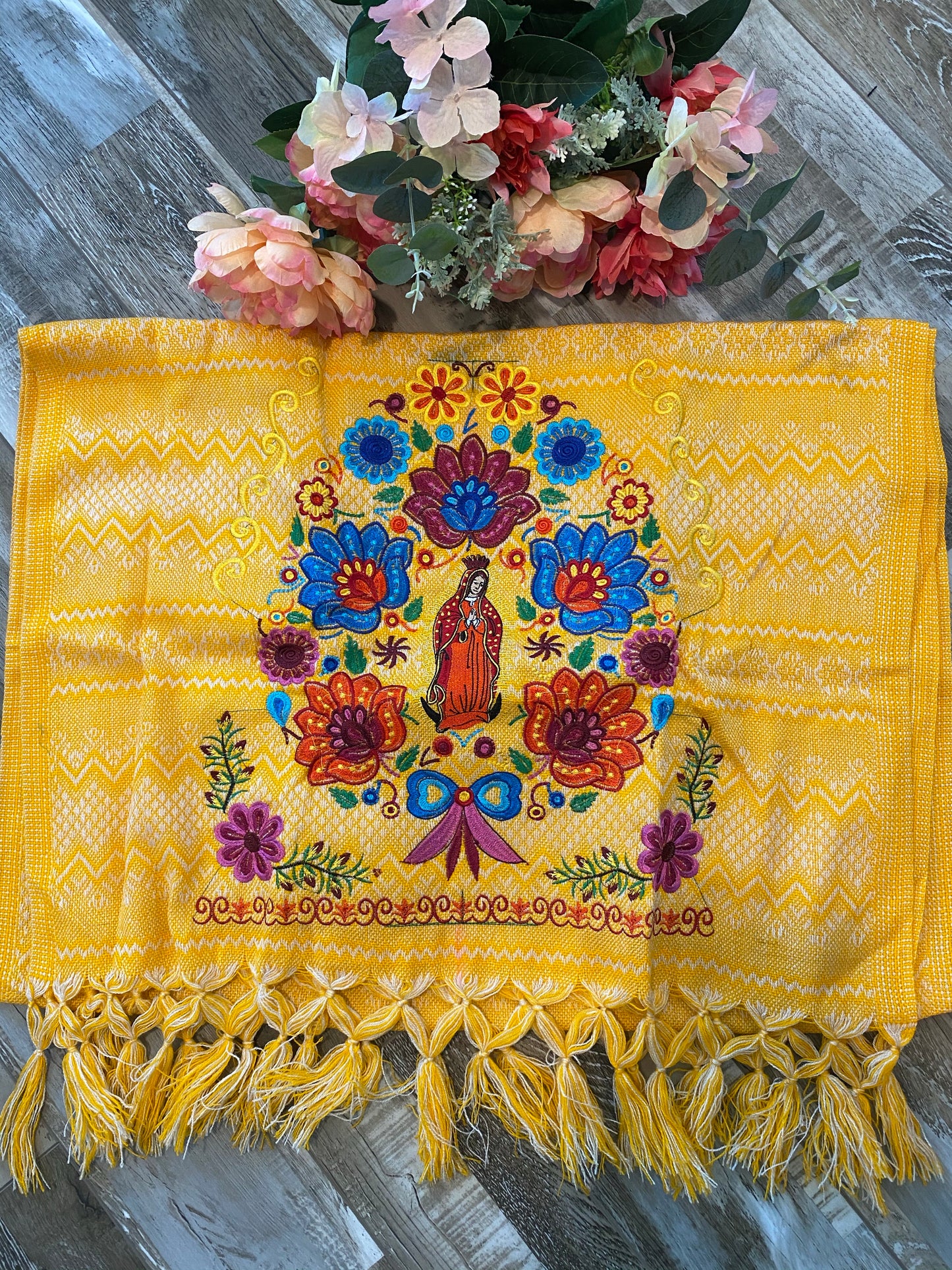 Virgen Rebozo Yellow