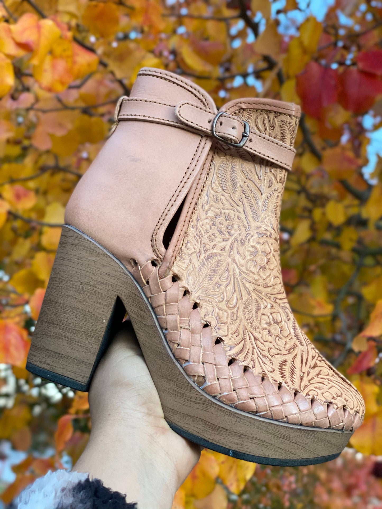 Botin Tan Tooled